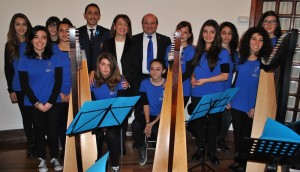 Sassari_sindaco Sanna e Piu con musiciste e direttrice (2)